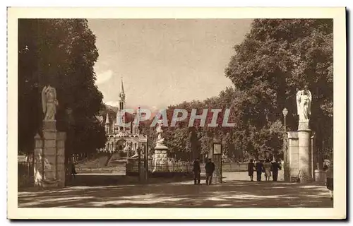 Cartes postales Lourdes L entree des Sanctuaries