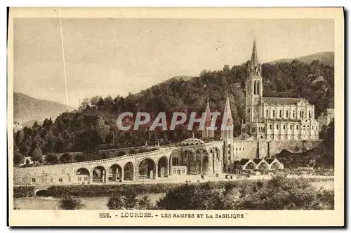 Cartes postales Lourdes Les Rampes et la Basilique