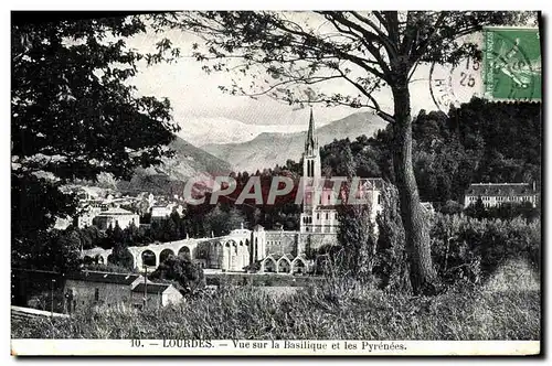 Cartes postales Lourdes Vue sur la Basilique et les Pyrenees