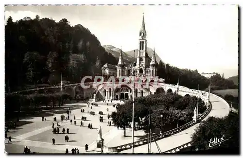 Cartes postales Lourdes La Basilique et l Esplanade