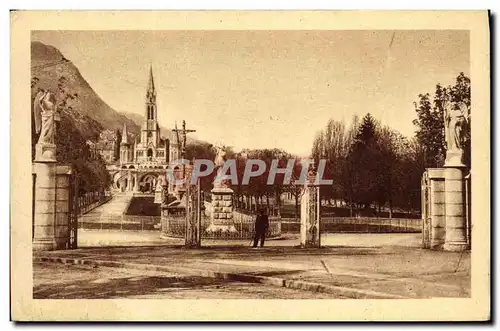 Cartes postales Lourdes Entree de l Esplanade