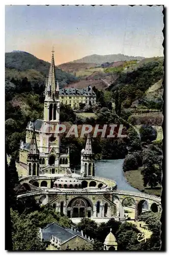 Ansichtskarte AK Lourdes Vue Plongeante sur la Basilique et la Vallee du Gave