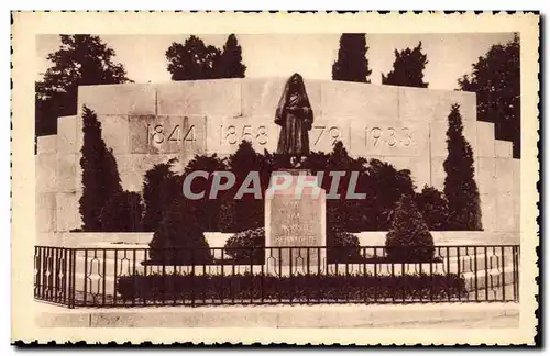 Cartes postales Lourdes Monument a Sainte Bernadette