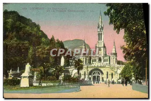 Cartes postales Lourdes La Basilique et la Vierge Couronnee