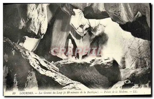 Cartes postales Lourdes Les Grottes du Loup a 10 minutes de la Basilique Palais de la Madone