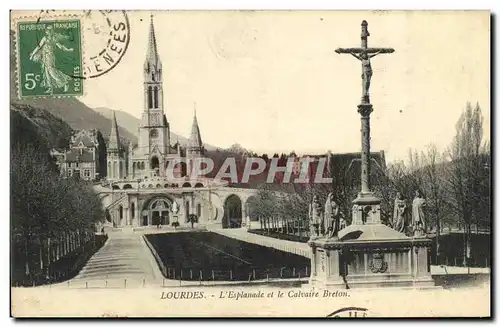 Ansichtskarte AK Lourdes L Esplanade et le Calvaire Breton