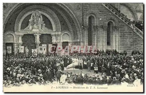 Cartes postales Lourdes Benediction du T S Sacrement