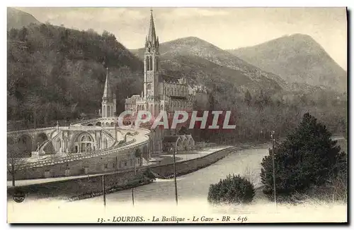 Cartes postales Lourdes La Basilique Le Gave