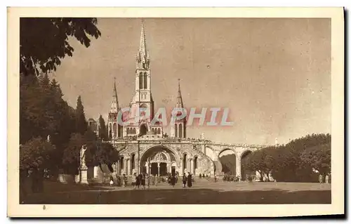 Ansichtskarte AK Lourdes La Basilique et le Parvis