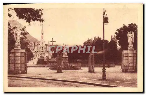 Cartes postales Lourdes Entree de l Esplanade