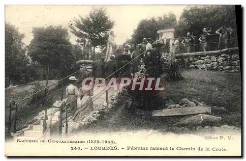 Cartes postales Lourdes Pelerins Faisant le Chemin de la Croix