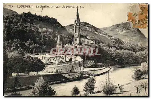 Cartes postales Lourdes La Basilique et L Abri du Pelerin