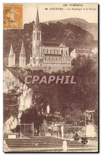 Cartes postales Lourdes La Basilique et la Grotte