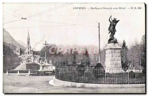 Ansichtskarte AK Lourdes Basilique et statue de Saint Michel