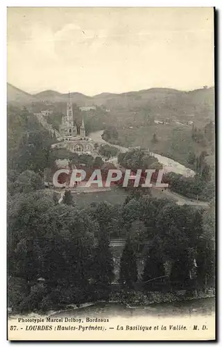 Cartes postales Lourdes La Basilique et la Vallee
