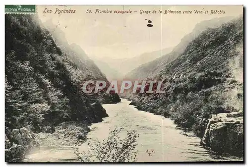 Cartes postales Les Pyrenees Frontiere espgnole Gorge de la Bidassoa entre Vera et Behobia