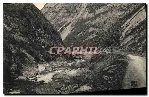 Cartes postales Route De Luz A Gavarnie Le pont Desdous Roucats