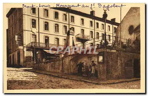 Cartes postales Les Pyrenees Mont Louis Place Monument au general Dagobert