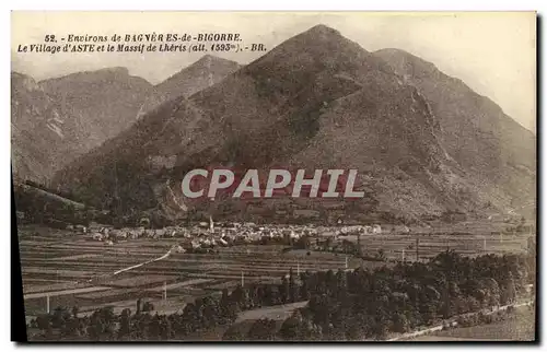 Ansichtskarte AK Environs de Bagneres de Bigorre Le Village d Aste et le Massif de Lheris