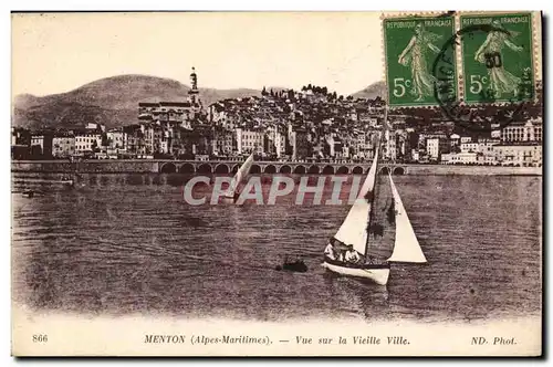 Cartes postales Menton Vue sur la Vieille Ville Bateau