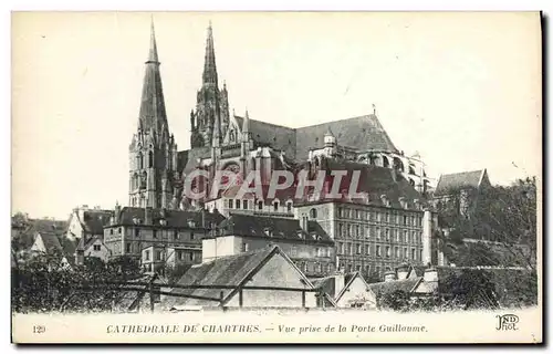 Cartes postales Cathedrale de Chartres Vue prise de la Porte Guillaume