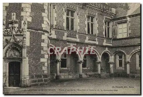 Ansichtskarte AK Maintenon Chateau Porte d entree de l escalier et galerie de la deuxieme cour