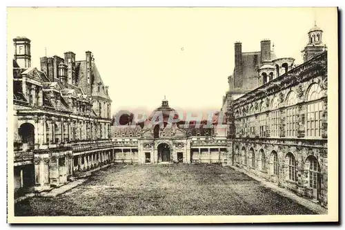 Ansichtskarte AK Chateau de Fontainebleau La Cour Ovale