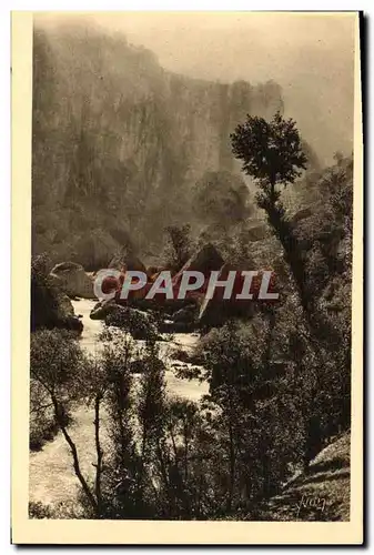 Cartes postales Gorges du Tarn Le Pas du Souci ou le Taru se perd dans un chaos cyclopeen de rocs eboules