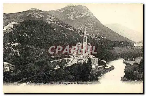 Cartes postales Lourdes La Basilique et le Gave