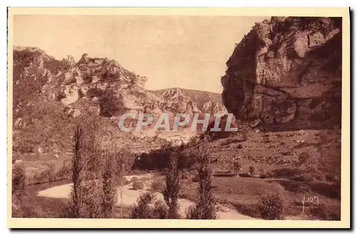 VINTAGE POSTCARD Gorges of the Tarn View Circus of Beaumes