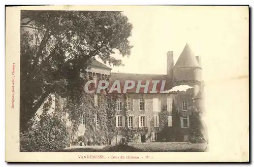 Ansichtskarte AK Vandenesse Cour du Chateau