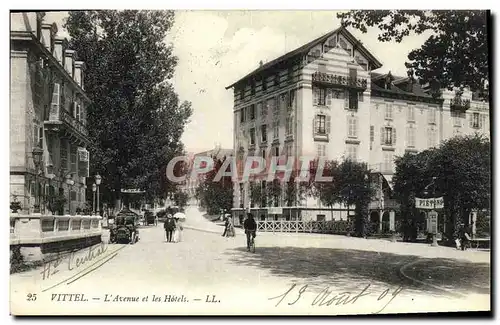 Cartes postales Vittel L Avenue et les Hotels