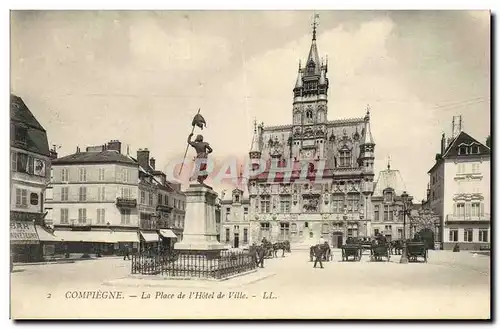 Ansichtskarte AK Compiegne La Place de L Hotel de Ville Jeanne d arc