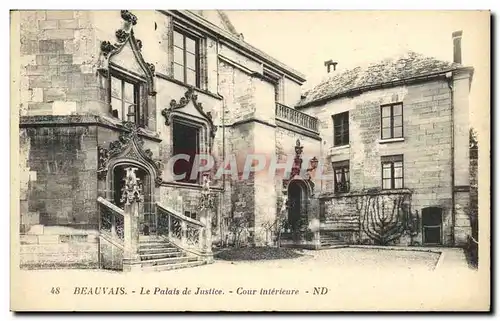 Cartes postales Beauvais Le Palais de Justice Cour Interieure