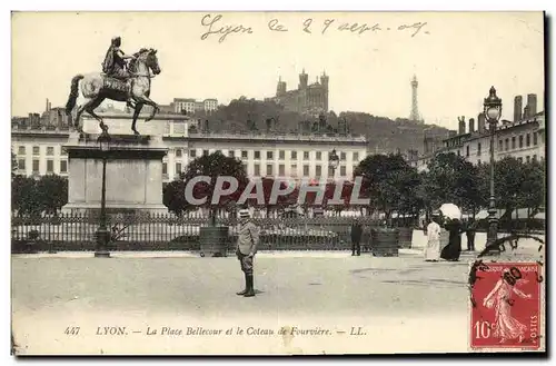 Ansichtskarte AK Lyon La Place Bellecour et le Coteau de Fourviere