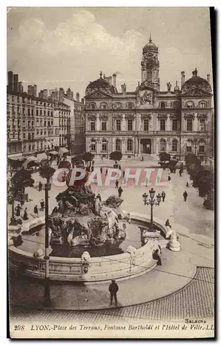 Ansichtskarte AK Lyon Place des Terraux Fontaine Bartholdi et l Hotel de Ville