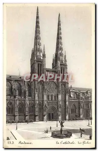 Ansichtskarte AK Bordeaux La cathedrale Les fleches