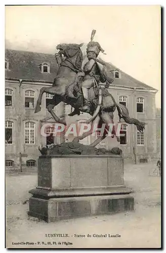 Ansichtskarte AK Luneville Statue du Generale Lasalle Hussard Militaria