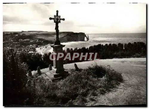 Cartes postales moderne Etretat Le Calvaire la Falaise et la Porte d Aval