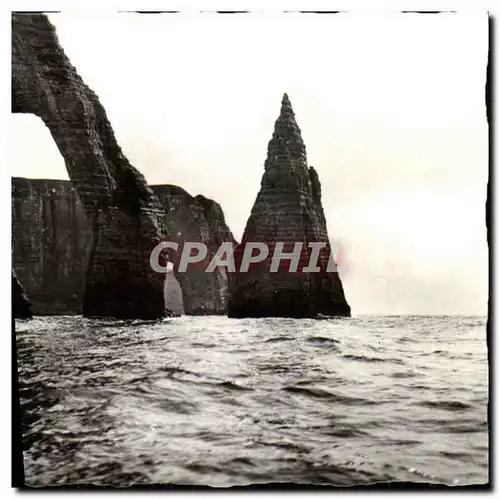 Cartes postales moderne Etretat Vues de la haute mer La Porte d Aval