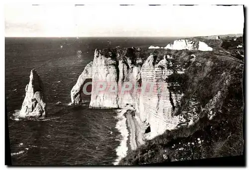 Cartes postales moderne Etretat Les Falaises La Porte d Aval et l Aiguille