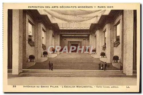 Cartes postales Exposition des Arts Decoratifs Modernes Paris 1925 Interieur du Grand Palais L Escalier Monument