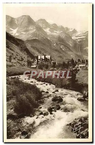 Cartes postales Gavarnie Le Gave le Cirque et l Hotel du Vignemale