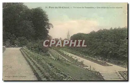 Cartes postales Saint Cloud Le Parc Terrasse du Trocadero Une allee du jardin reserve