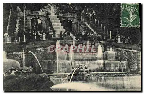 Cartes postales Saint Cloud La cascade contruite sur les dessins de Lepautre et de Mansart