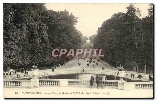 Ansichtskarte AK Saint Cloud Le Parc Le Bassin et L Allee du Fer a Cheval