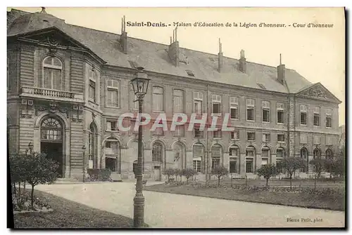 Ansichtskarte AK Saint Denis Maison d Education de la Legion d Honneur Cour d honneur