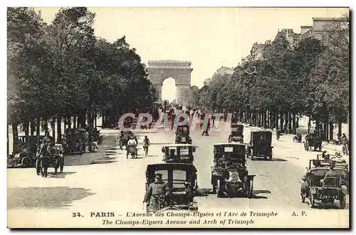 Cartes postales Paris L Avenue des Champs Elysees et l Arc de Triomphe