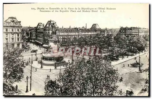 Cartes postales Paris Ensemble de la Place de la Repnblique et L Hotel Moderne