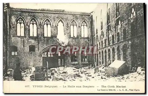 Cartes postales Ypres La Halle aux Drapiers Militaria